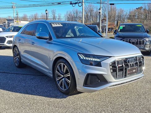 Used 2023 Audi SQ8 Premium Plus w/ Executive Package image 3