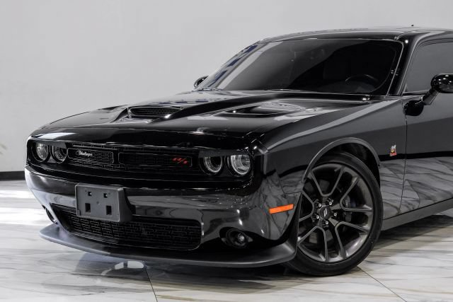 Used 2022 Dodge Challenger R/T Scat Pack RWD image 7
