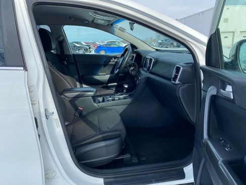 Used 2017 Kia Sportage LX w/ LX Popular Package image 12