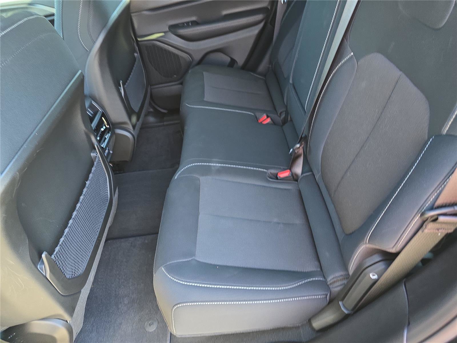 Used 2025 Jeep Grand Cherokee Laredo X w/ Luxury Tech Group I AWD/4WD image 15
