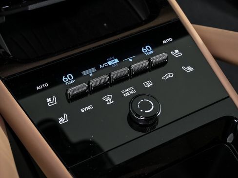 New 2025 Porsche Cayenne S image 18