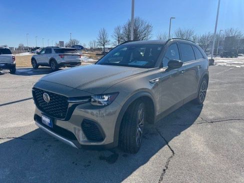 Used 2025 MAZDA CX-70 Plug-In Hybrid w/ Premium Plus image 3