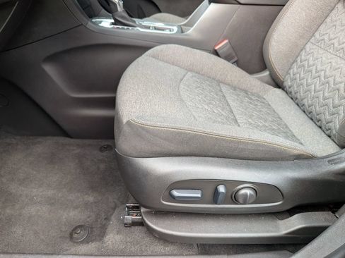 Used 2024 Chevrolet Equinox LT AWD/4WD image 17