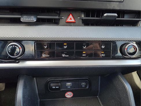 Used 2023 Kia Sportage LX image 15