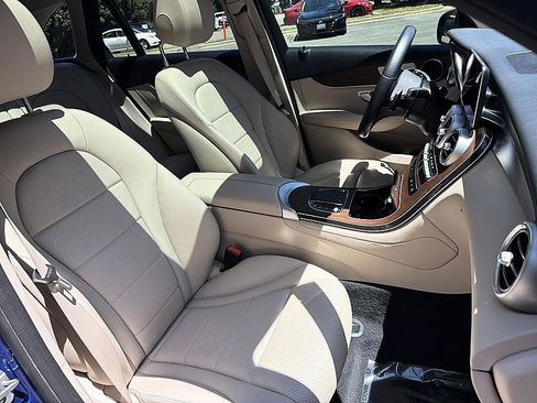 Used 2022 Mercedes-Benz GLC 300 image 23