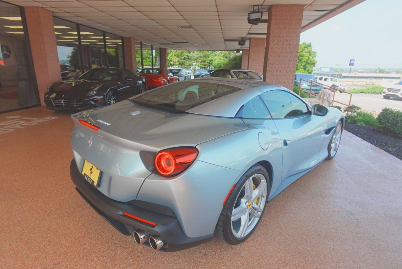 Used 2019 Ferrari Portofino RWD image 38