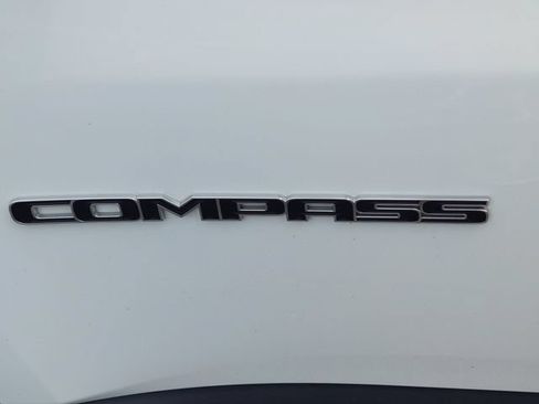 Used 2023 Jeep Compass Latitude AWD/4WD image 40