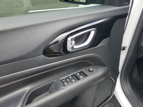 Used 2022 Jeep Compass Altitude image 13