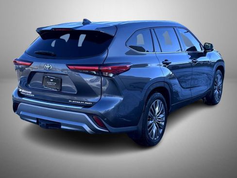 Used 2021 Toyota Highlander Platinum image 5