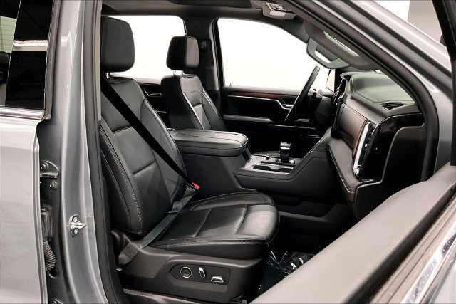 Used 2024 GMC Sierra 1500 Denali w/ Denali Reserve Package AWD/4WD image 8