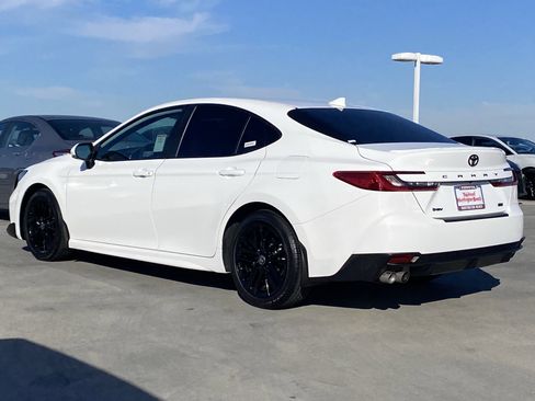 Certified 2025 Toyota Camry SE image 5