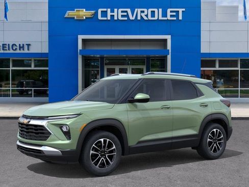 New 2026 Chevrolet TrailBlazer LT w/ LT Cold Weather Package AWD/4WD image 2