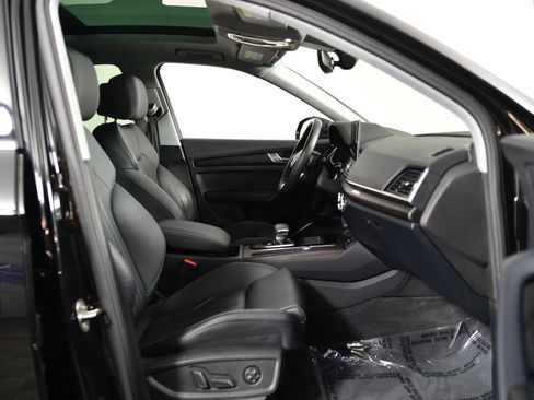 Used 2023 Audi Q5 e Premium w/ Convenience Package image 22