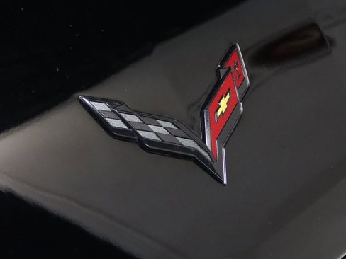 Used 2015 Chevrolet Corvette Z51 2LT w/ 2LT Preferred Equipment Group image 25