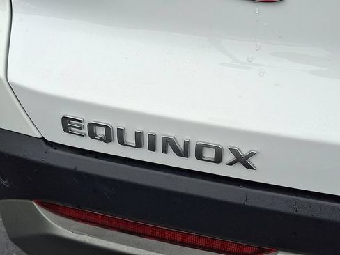 Used 2026 Chevrolet Equinox LT FWD image 24