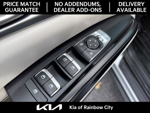 Used 2023 Kia Carnival LX image 20