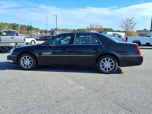 Used 2010 Cadillac DTS Luxury image 21