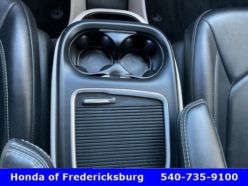 Used 2024 Chrysler Pacifica Touring-L FWD image 42