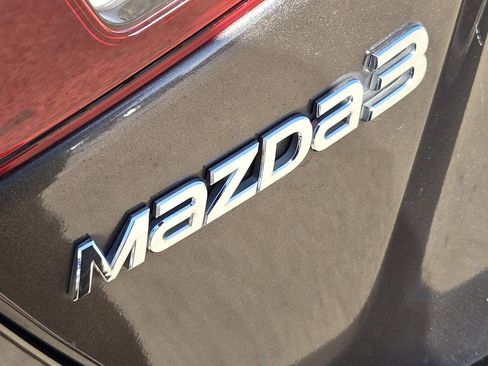 Used 2017 MAZDA MAZDA3 Touring image 11