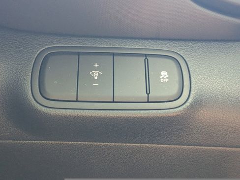 New 2025 Hyundai Venue Limited image 22