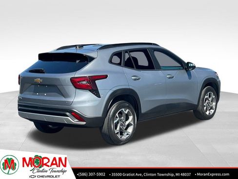 Certified 2024 Chevrolet Trax LT w/ Driver Confidence Package FWD image 6
