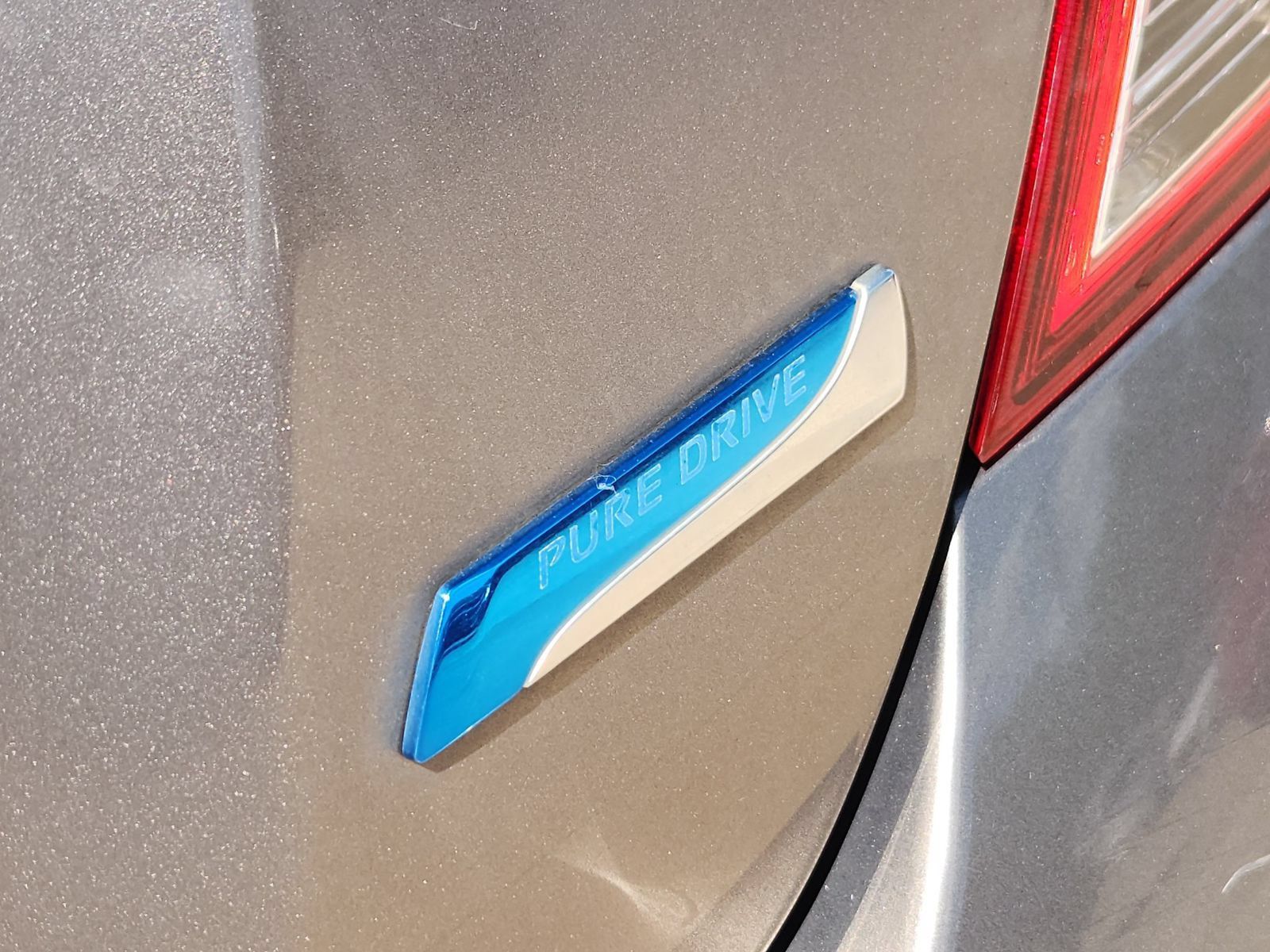 Used 2014 Nissan Versa SV FWD image 12