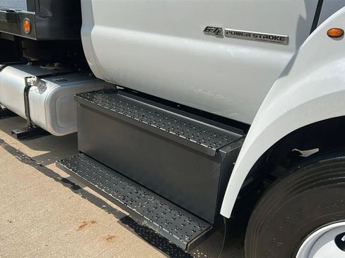 Used 2019 Ford F650 2WD Regular Cab Super Duty image 4