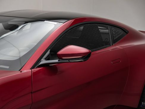 Used 2019 Aston Martin V8 Vantage Coupe RWD image 33