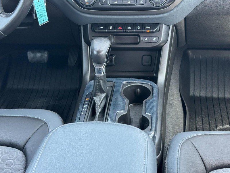 Used 2022 Chevrolet Colorado Z71 AWD/4WD image 14