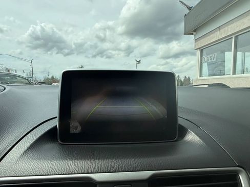 Used 2016 MAZDA MAZDA3 i Touring w/ Popular Equipment Package image 20