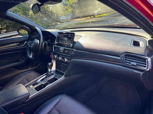 Used 2018 Honda Accord Sport image 28