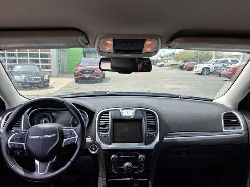 Used 2015 Chrysler 300 Limited w/ Driver Convenience Group AWD/4WD image 10
