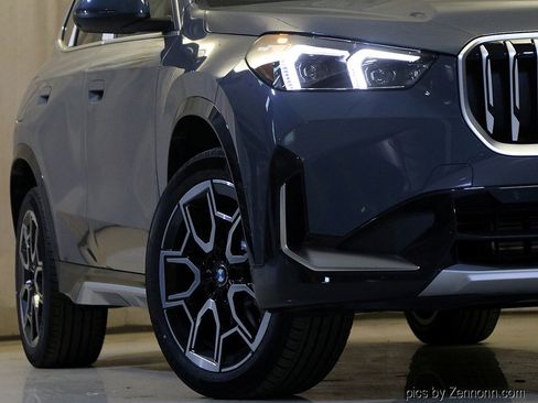 Used 2025 BMW X1 xDrive28i w/ Premium Package image 4