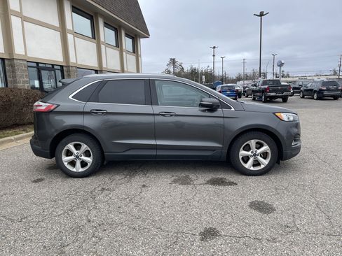 Used 2019 Ford Edge SEL w/ Convenience Package image 3