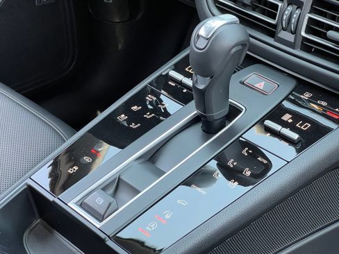 Certified 2025 Porsche Macan S AWD/4WD image 39