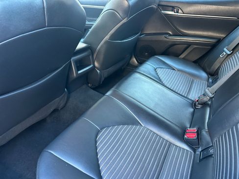 Used 2024 Toyota Camry SE image 11