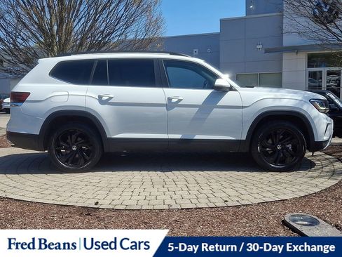 Certified 2023 Volkswagen Atlas SE w/ Black Wheel Package image 7