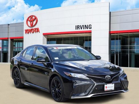 Used 2024 Toyota Camry XSE FWD image 2