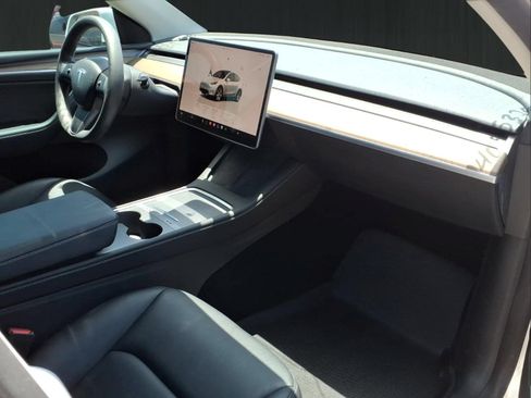 Used 2023 Tesla Model Y Long Range AWD/4WD image 17