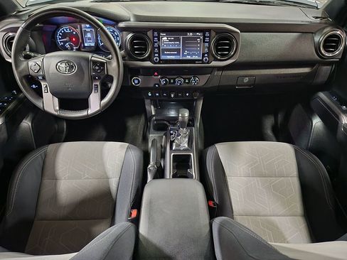 Used 2020 Toyota Tacoma TRD Sport w/ Technology Package image 45