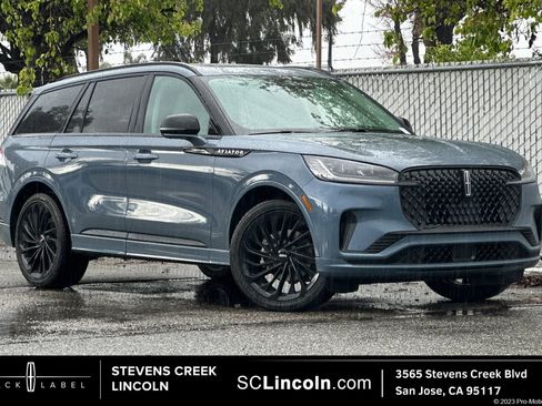 New 2026 Lincoln Aviator Reserve w/ Jet Appearance Package RWD image 1
