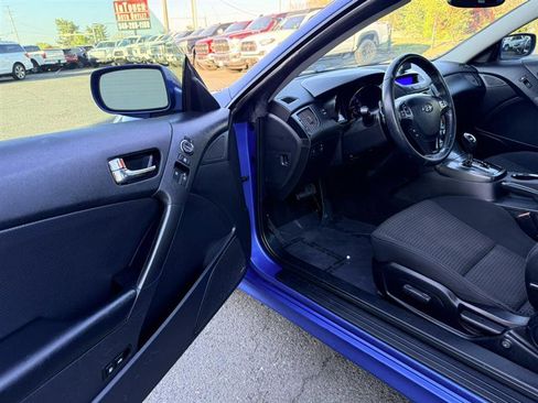 Used 2012 Hyundai Genesis 2.0T RWD image 16