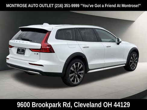 New 2026 Volvo V60 B5 Cross Country Ultra w/ Protection Package Premier AWD/4WD image 5
