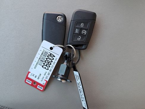 Used 2018 Volkswagen Atlas SEL Premium image 40