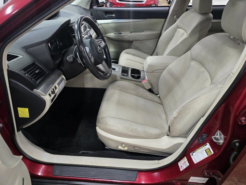 Used 2011 Subaru Outback 2.5i Premium AWD/4WD image 6
