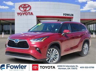 Used 2024 Toyota Highlander Platinum FWD video 1