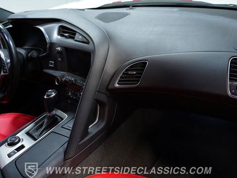 Used 2018 Chevrolet Corvette Stingray Convertible w/ 1LT RWD image 39