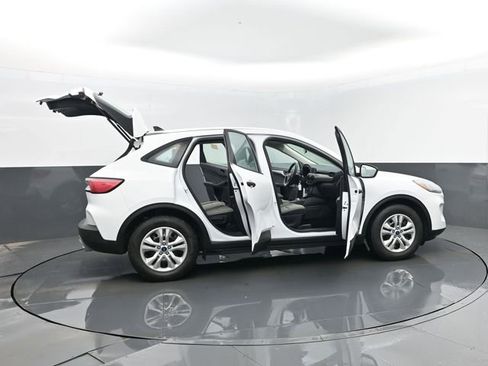 Used 2022 Ford Escape S image 27