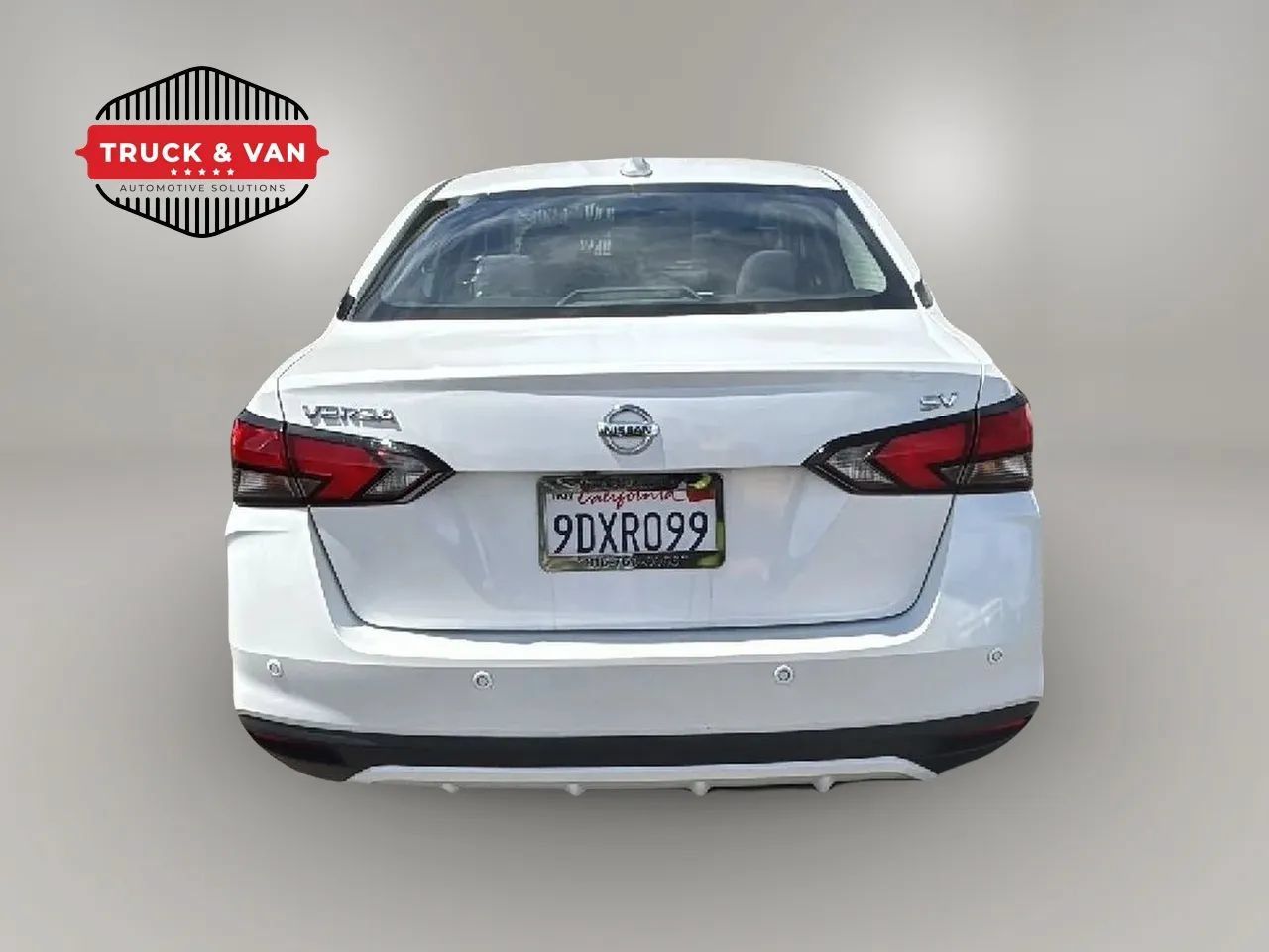 Used 2022 Nissan Versa SV FWD image 4