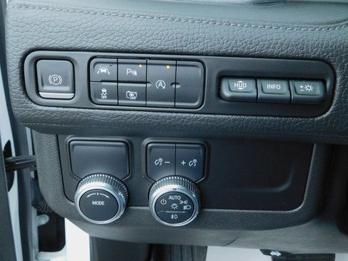 Used 2023 GMC Yukon Denali image 21